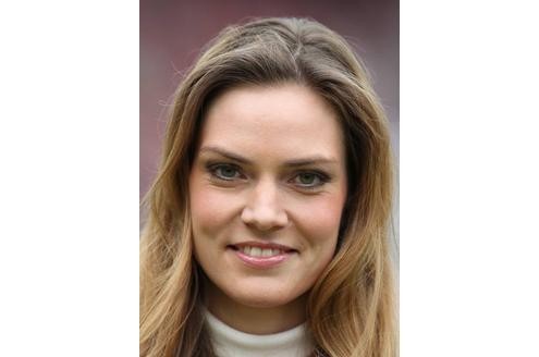 Seit 2008 arbeitet Julia Scharf beim Sportsender DSF, der jetzt Sport1 heißt. Seit Sommer 2010 moderiert die 29-Jährige „Bundesliga PUR“ und die „SPORT1 News“. Außerdem ist Scharf Field-Reporterin bei „LIGA total“ und auch häufig in der Beko-BBL unterwegs.