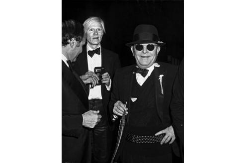 Zusammenkunft der Exzentriker: Lester Persky, Andy Warhol and Truman Capote bei einer Verabredung 1978 in New York. Foto: Ron Galella 