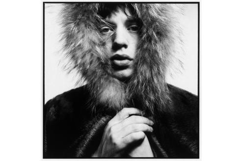 Warme Ohren braucht der Rock-Schlaks: Mick Jagger lässt sich 1964 von David Bailey in Pelz packen. Foto: David Bailey