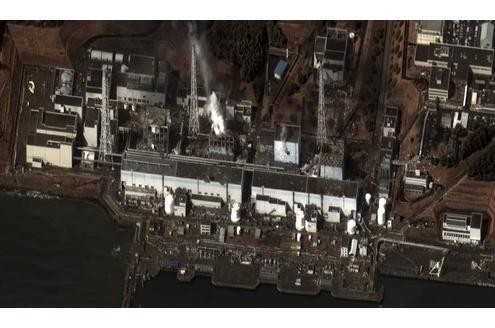 Ein aktuelles Satellitenbild des Unglücksreaktors Fukushima.
