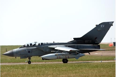 Die NATO hat am Samstagnachmittag begonnen, Libyen aus der Luft anzugreifen.