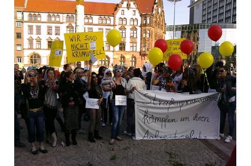Der Marsch der Huren führte die demonstrierenden Prostituierten zum Rathaus Dortmund. Foto: Katrin Figge