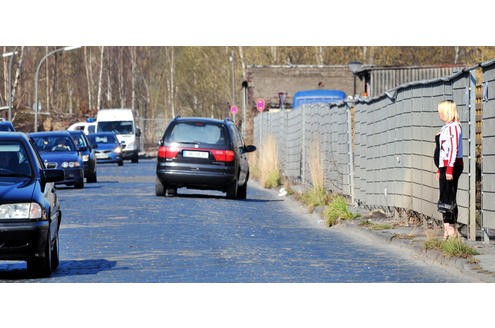 Eine kleine Anzahl der auf dem Dortmunder Straßenstrich arbeitenden Prostituierten, Mitarbeiterinnen der Beratungsstelle Kober und weitere Sympathisanten, demonstrierten am 24. 03.2011 mit einem Protestmarsch von der Ravensberger Straße in der Dortmunder Nordstadt bis vor das Rathaus am Friedensplatz gegen die geplante Schließung des Straßenstrichs.