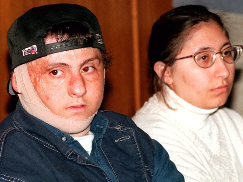 Der 15-jährige Bekir Genc (links) wurde beim Anschlag von Solingen schwer verletzt.