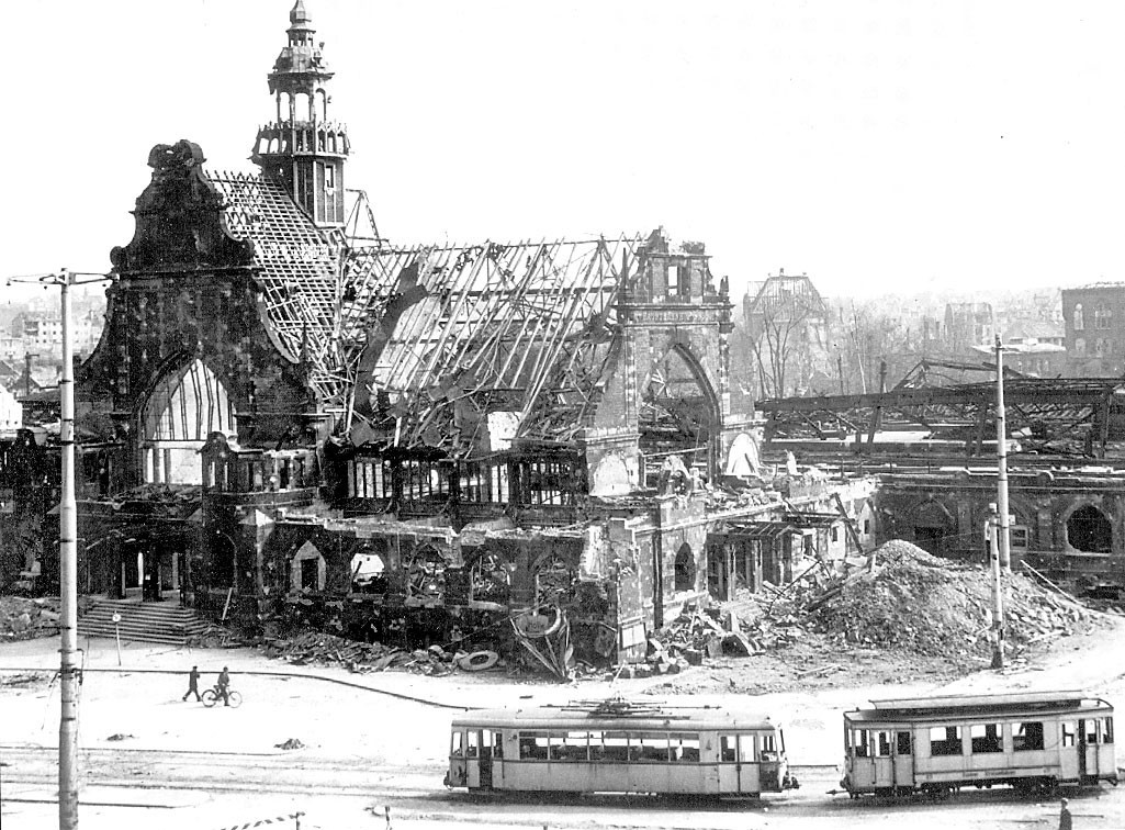 Der zerstörte Hauptbahnhof.