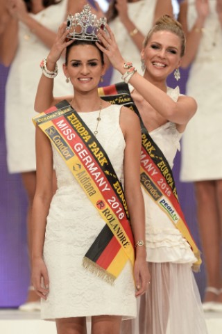 Am Samstag gewann sie dann den Schönheitswettbewerb im Europapark Rust: Lena Bröder ist Miss Germany 2016.