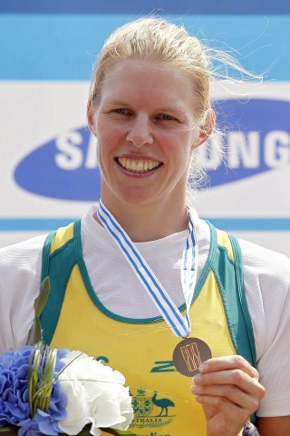 Dreieinhalb Jahre nach dem Gewinn der olympischen Silbermedaille ist die australische Ruderin Sarah Tait (33) am 3. März an Krebs gestorben. Sie hatte kurz nach der Geburt ihres zweiten Kindes im März 2013 die Diagnose Gebärmutterkrebs erhalten. 