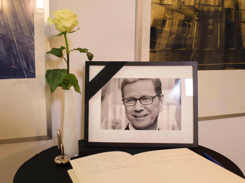 Der frühere Außenminister Guido Westerwelle war am 18. März im Alter von 54 Jahren an den Folgen seiner Leukämie-Erkrankung gestorben.