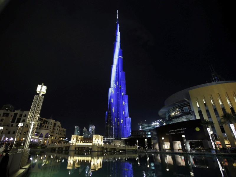Der Burj Khalifa in Dubai erschien in den Farben der europäischen Flagge.