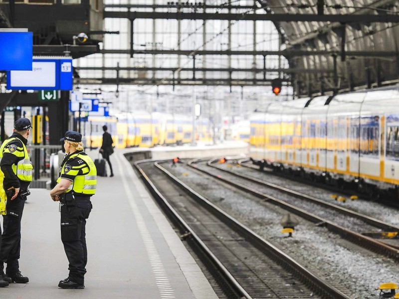 Die Anschläge in Belgiens Hauptstadt versetzten auch die Sicherheitsbehörden anderer Länder in Alarmbereitschaft. In den Niederlanden ...