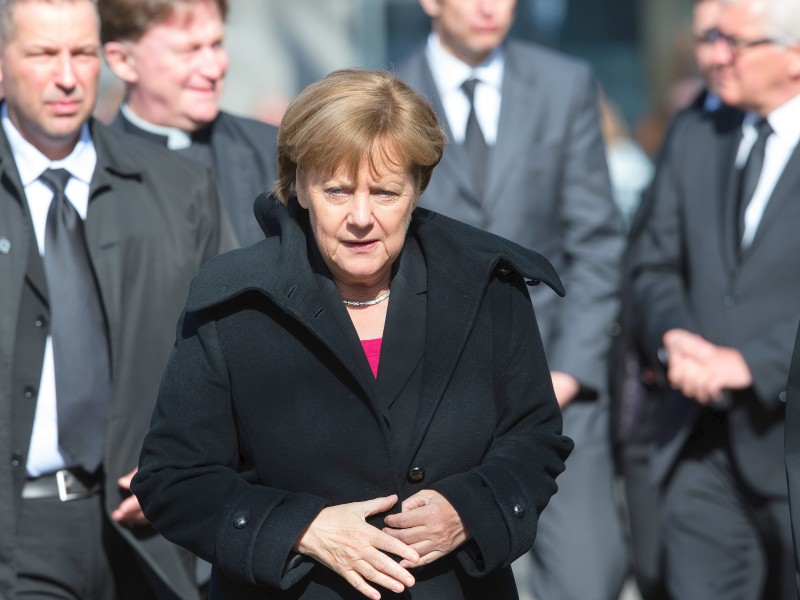...Bundeskanzlerin Angela Merkel (CDU) kam zu der Trauerfeier. 