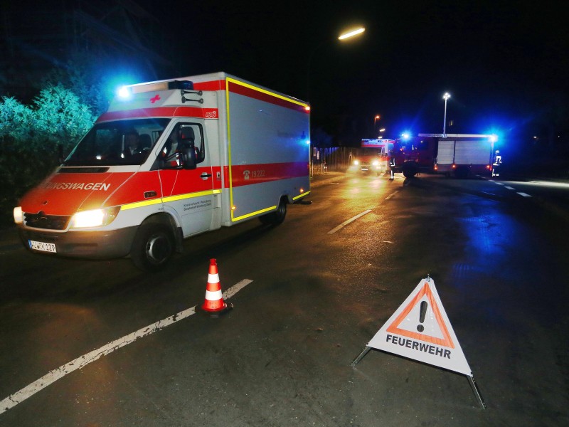 Vier Menschen wurden schwer verletzt, ein weiterer leicht. Außerdem erlitten 14 Reisende einen Schock. 