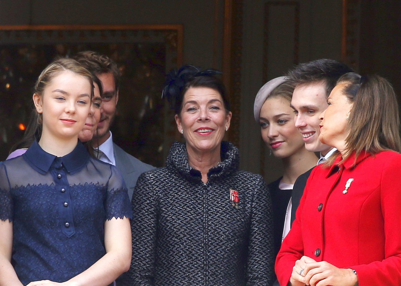 V.l.: Beatrice Borromeo, Prinzessin Alexandra von Hannover, Charlotte Casiraghi, Pierre Casiraghi, Prinzessin Caroline von Hannover, Beatrice Borromeo, Louis Ducruet und Prinzessin Stéphanie von Monaco.