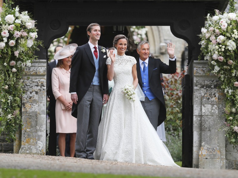 Jetzt sind sie offiziell verheiratet: Pippa Middleton und ihr Ehemann James Matthews nach der Trauung.