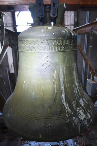 Seit 1934 hängt die Glocke in dem Kirchenturm.