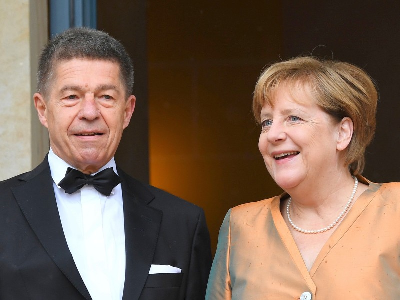 Bundeskanzlerin Angela Merkel (CDU) und ihr Mann Joachim Sauer bei der Eröffnung der Bayreuther Festspiele im Juli. Wir zeigen, mit wem die Spitzenkandidaten der Bundestagswahl ihr Leben teilen.