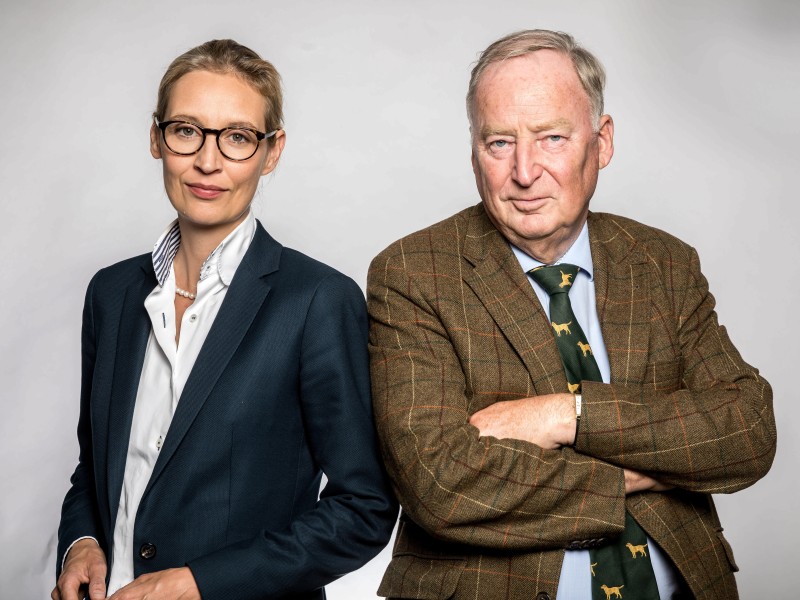Alice Weidel und Alexander Gauland verstehen sich gut – die Arbeitsaufteilung zwischen den Spitzenkandidaten ist klar: Während Gauland die Rechtsnationalen bedient, umgarnt Weidel das liberal-konservative Lager.