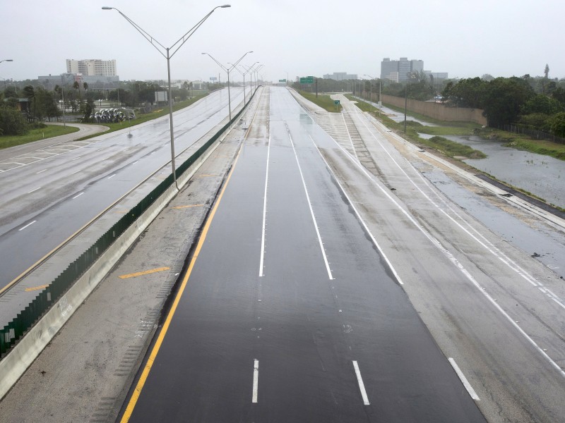 Die Autobahn Interstate 95 in Fort Lauderdale im Südosten Floridas war am Sonntag (Ortszeit) wie leergefegt.