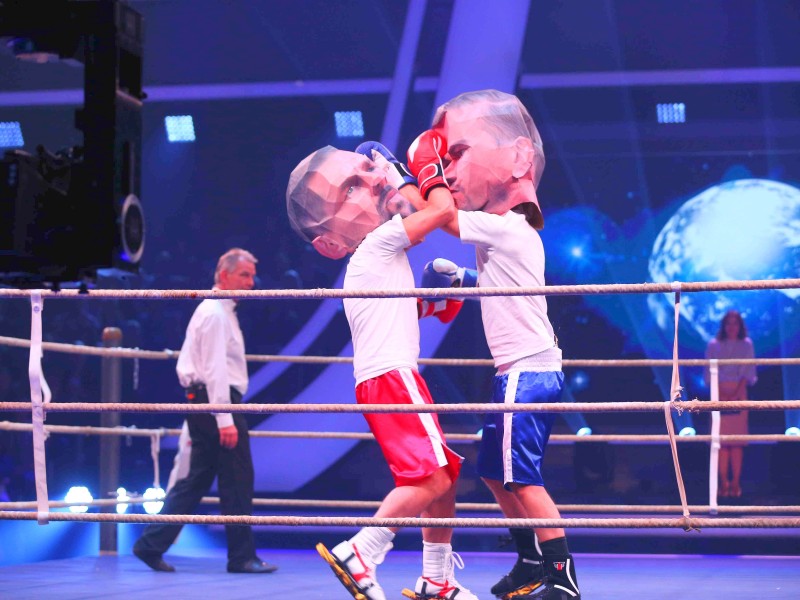 Im September 2017 boxten sie in Las Vegas (USA) beim „Duell um die Welt“ mit überdimensionalen Masken praktisch blind gegeneinander. Joko gewinnt dieses Spiel.