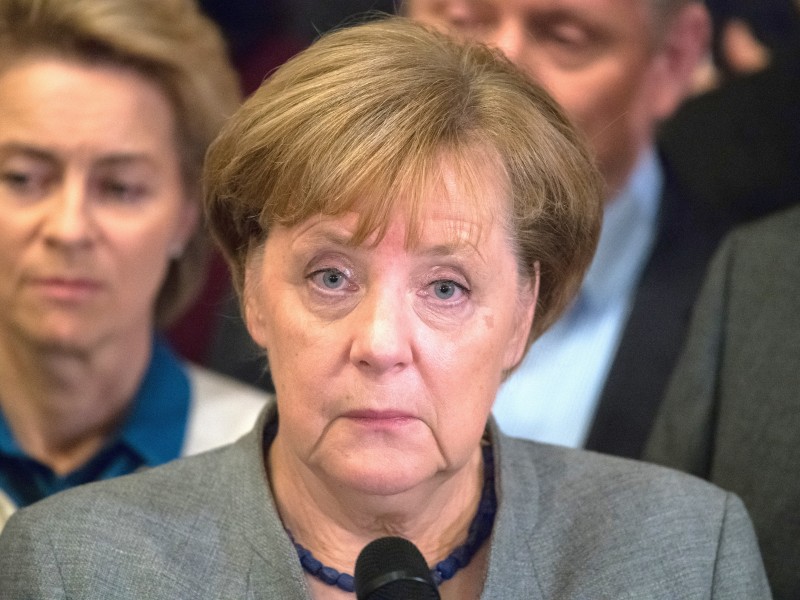 Der Schock kam kurz vor Mitternacht: Die FDP hat am späten Sonntagabend die Jamaika-Sondierungen mit CDU, CSU und Grünen abgebrochen. Bundeskanzlerin Angela Merkel bedauerte den Schritt.