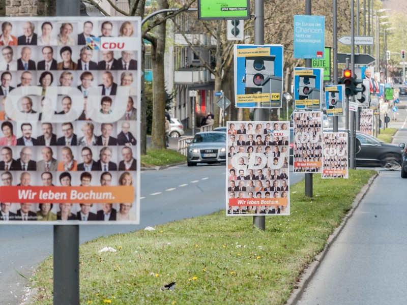 Ihr lebt also Bochum, liebe CDU. Und der Wähler so: Hä? Aber immerhin schön, dass jeder von euch auf dem Plakat Platz gefunden hat. 
