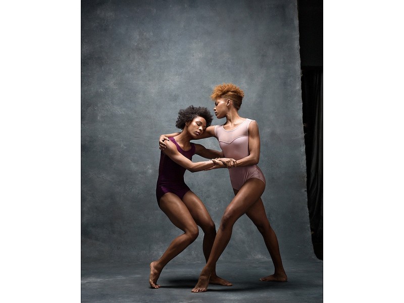 Auch die Zwillingsschwestern Jenelle und Samantha Figgins sind Teil des NYC Dance Projects. 