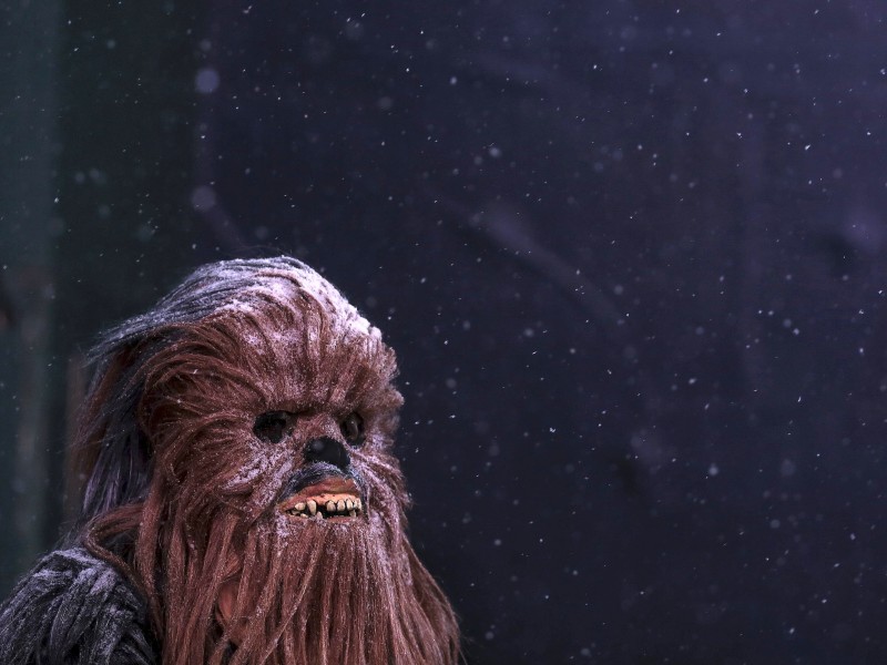 Witzbold in Manhattan: Das „Chewbacca“-Kostüm hält im Schneesturm sicher warm. 