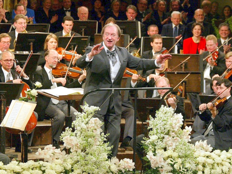 Mehr als 60 Jahre prägte er mit seiner Suche nach dem Originalklang die Sicht auf klassische Musik. Der österreichische Stardirigent und Pionier des Originalklangs Nikolaus Harnoncourt ist am 5. März im Alter von 86 Jahren gestorben.