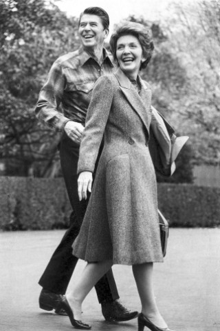 In Hollywood war das Schauspielerpaar Nancy Robbins und Ronald Reagan in den 50er-Jahren beliebt. 1952 heirateten die beiden.