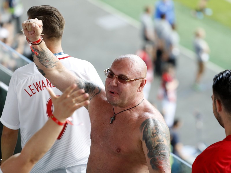 Nach dem gewonnenen Elfmeterschießen gegen die Schweiz, feierten polnische Fans ihre Mannschaft.