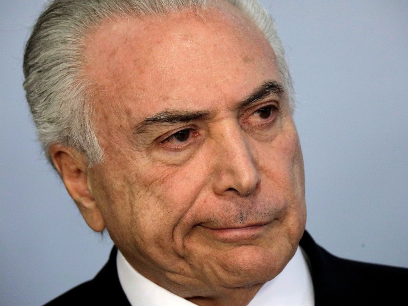 Ein Schwergewicht unter den G20-Staaten ist auch Brasilien mit seinen etwa 208 Millionen Einwohnern. Erst sagte der unter Korruptionsverdacht stehende Präsident Michel Temer für den Gipfel ab, doch das wirft erst recht ein Schlaglicht auf das Chaos in der Regierung. Nun will er doch fliegen. 