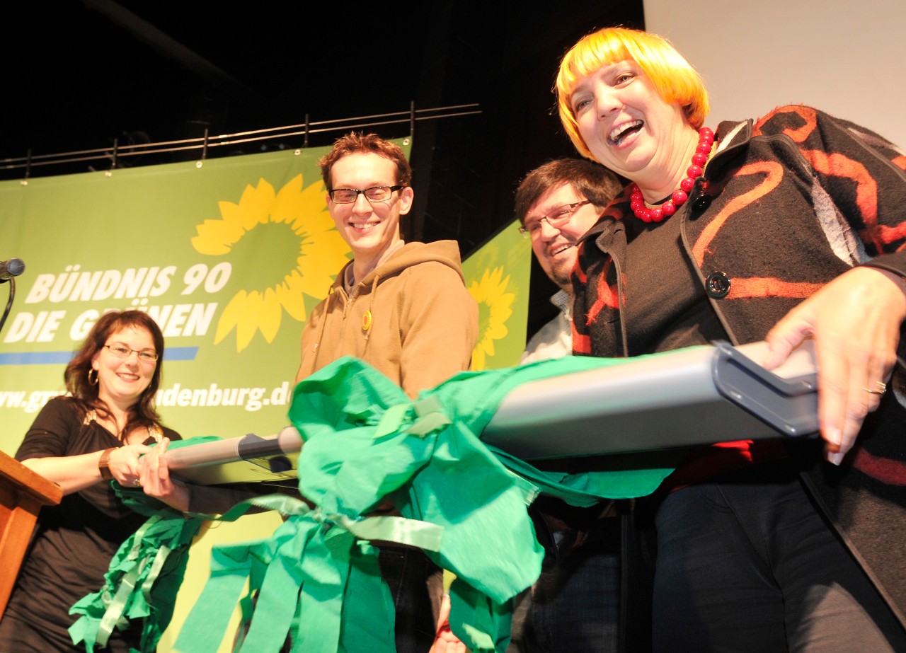 Annalena Baerbock im Jahr 2010: Ganz links im Bild als Landesvorsitzende der Grünen in Brandenburg. 