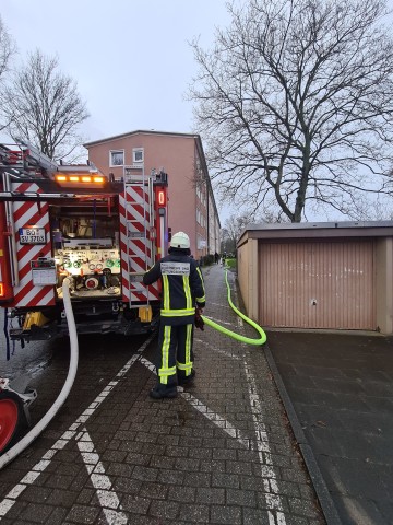 In Bochum mussten nach einem Brand vier Kinder in ein Krankenhaus.