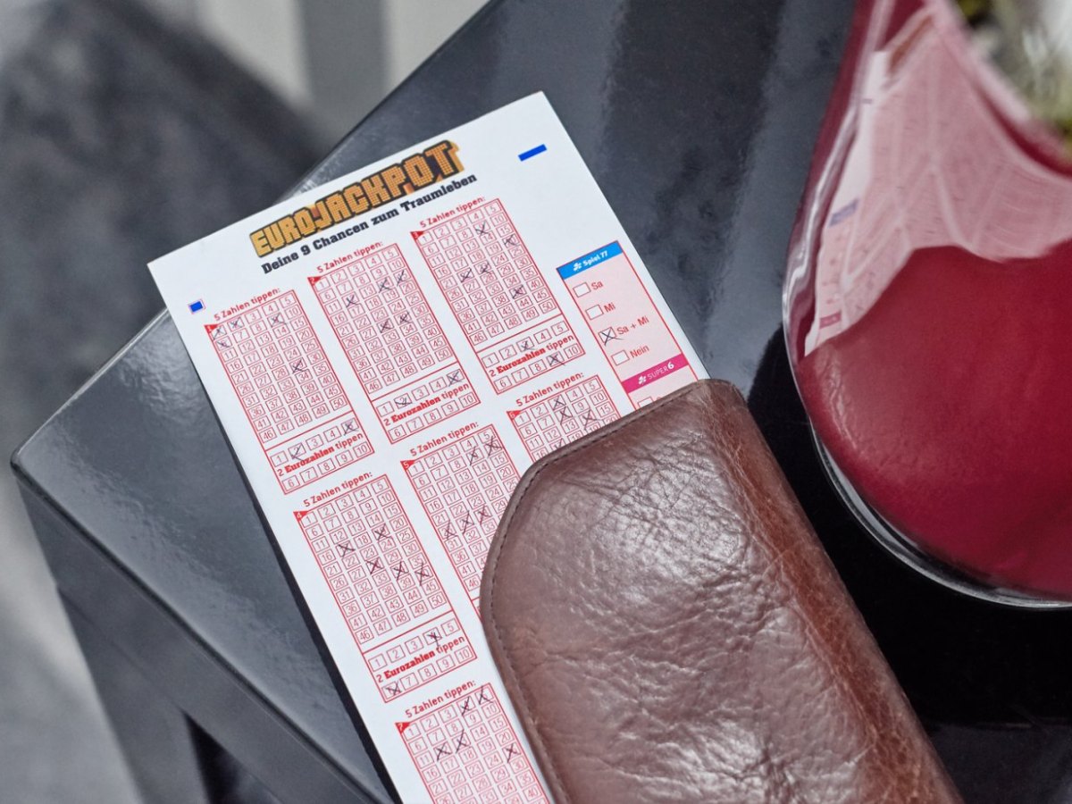 220307 Eurojackpot - Doppelmillionär in der Städteregion Aachen (c) Schlag und Roy.jpg