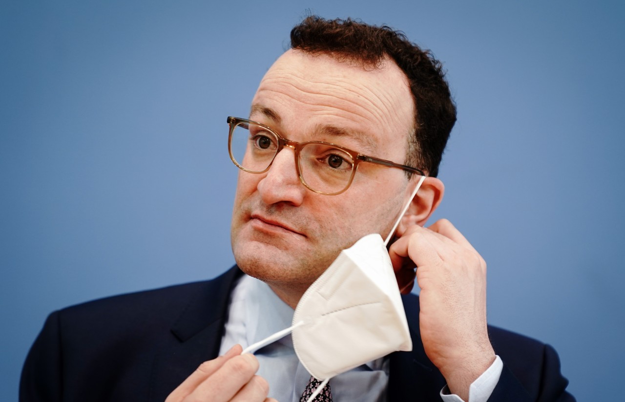 FFP2-Masken weg: Jens Spahn plant Lockerungen in Schulen.