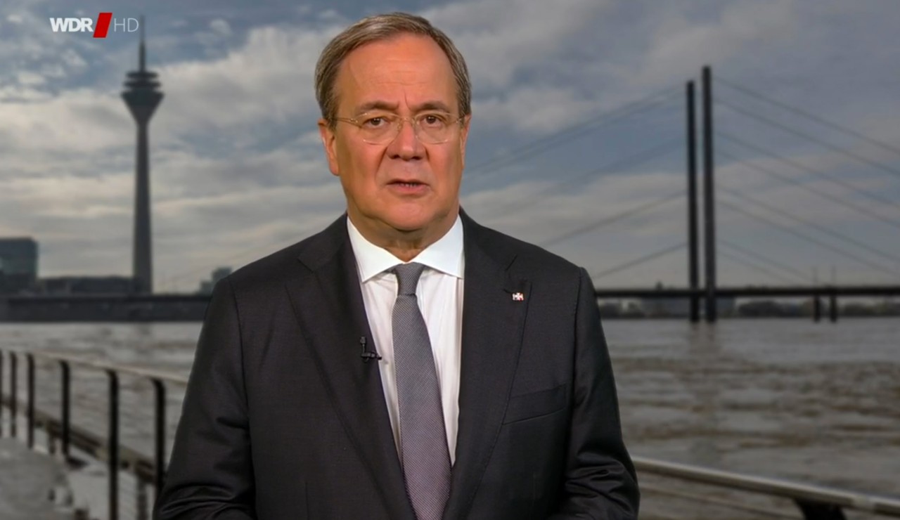 Armin Laschet bei seiner Ansprache im WDR-Fernsehen. Armin Laschet bei seiner Ansprache im WDR-Fernsehen.