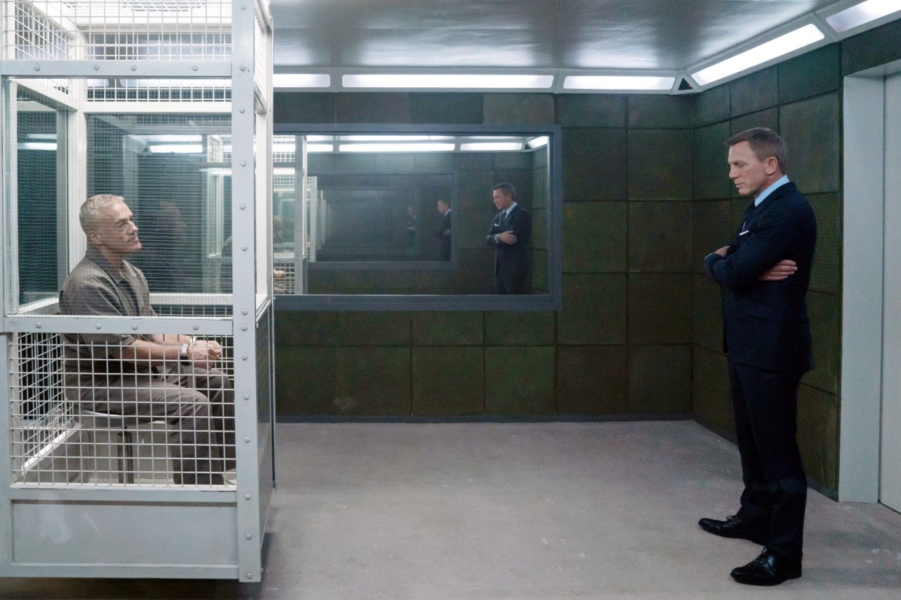 007 verhört seinen Erzfeind Blofeld (Christoph Waltz)