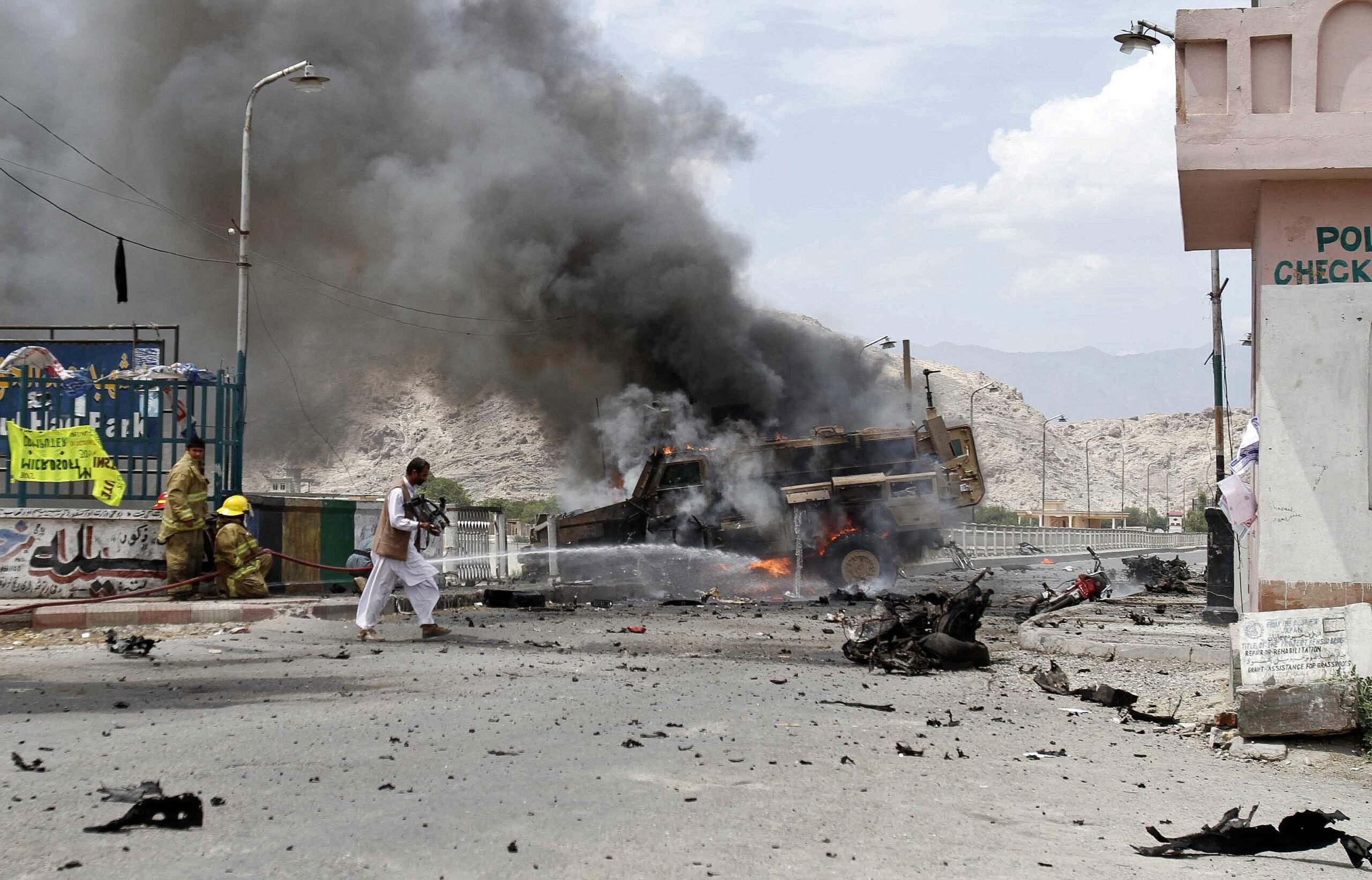 Bei Selbstmordattentaten wurden am Sonntag m Süden und Osten Afghanistans fünf NATO-Soldaten getötet.
