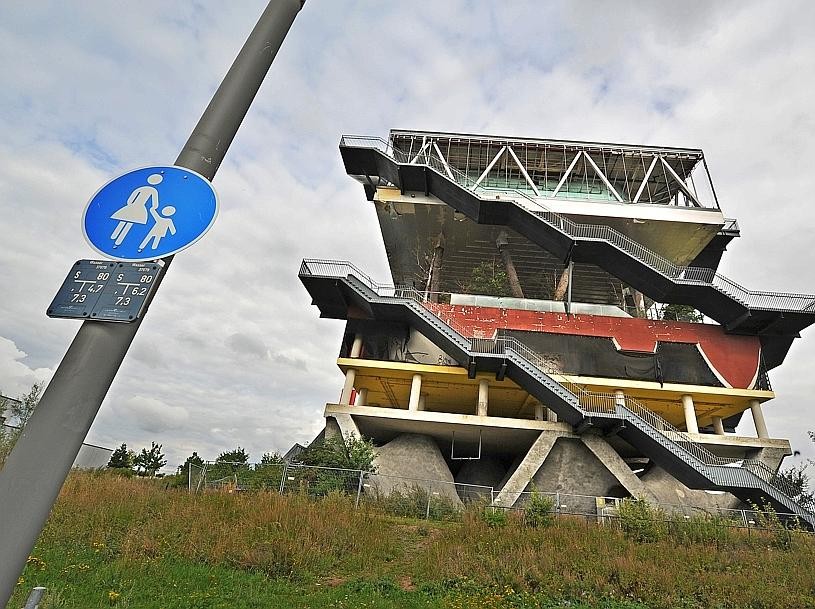 Hollands Pavillon in Not: Die reine Schauarchitektur ist bisher nicht alltagstauglich. Foto: Matthias Graben / WAZ FotoPool