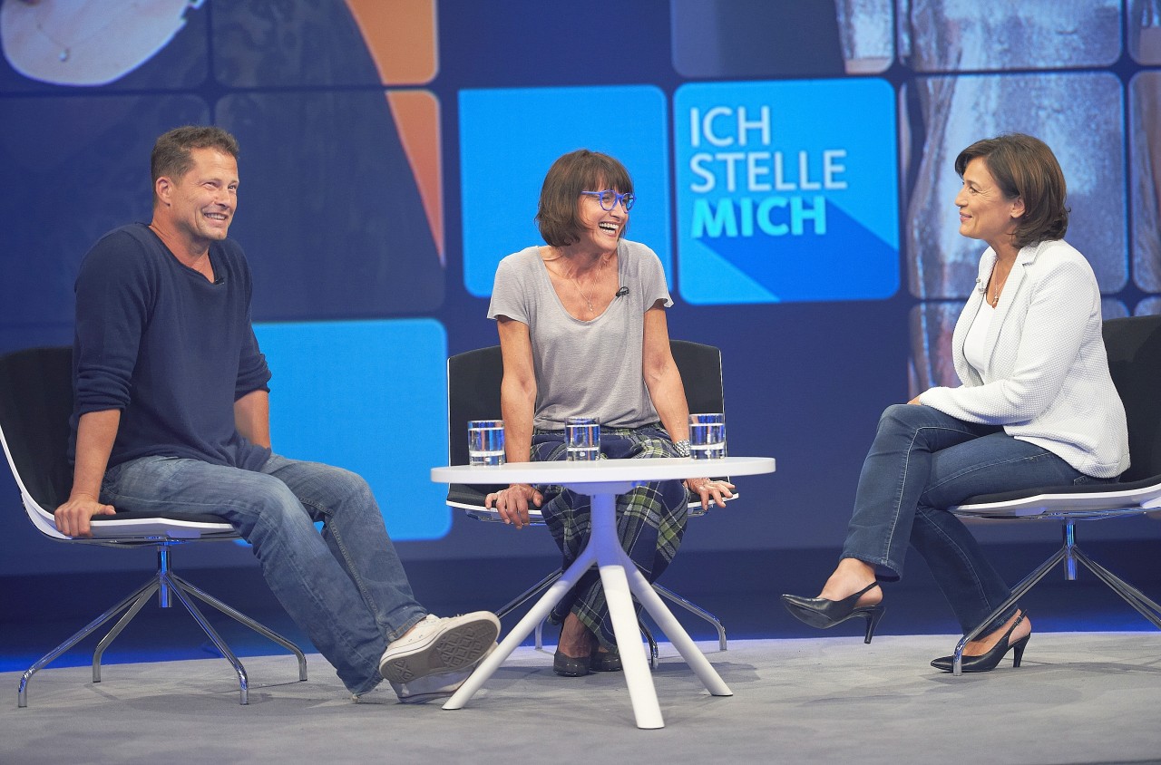 Sandra Maischberger spricht mit Nika von Altenstadt, Schauspielerin und Drehbuchautorin, über Ex-Freund Til Schweiger (v.r.). 