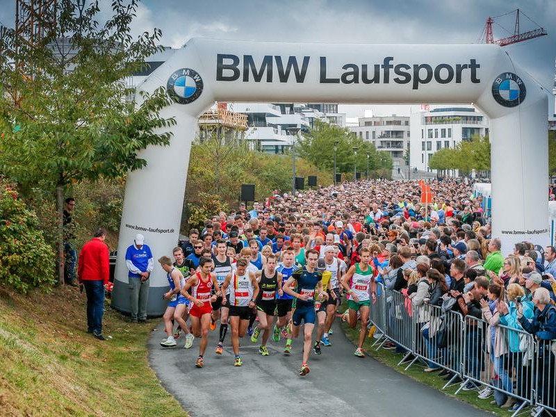 Am 3. Oktober liefen wieder tausende alte und junge Läufer um den Phoenix-See.