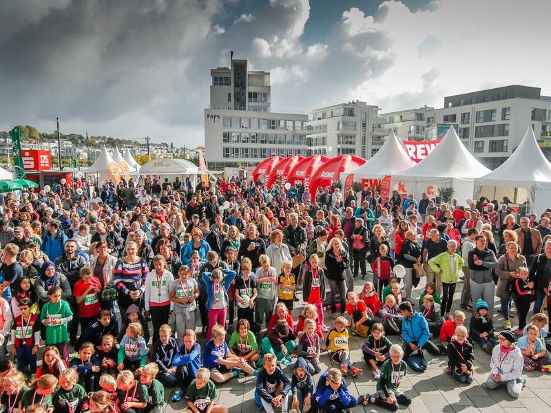 03.10.2016 Dortmund Hoerde - Halbmarathon rund um den Phoenixsee - AOK Lauftag am See - Copy Stephan SchÃ¼tze