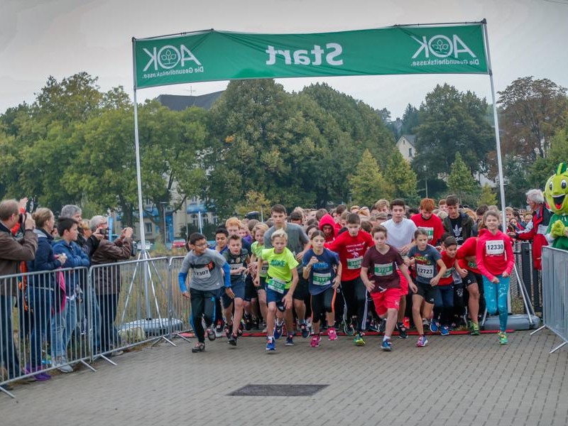 Am 3. Oktober liefen wieder tausende alte und junge Läufer um den Phoenix-See.
