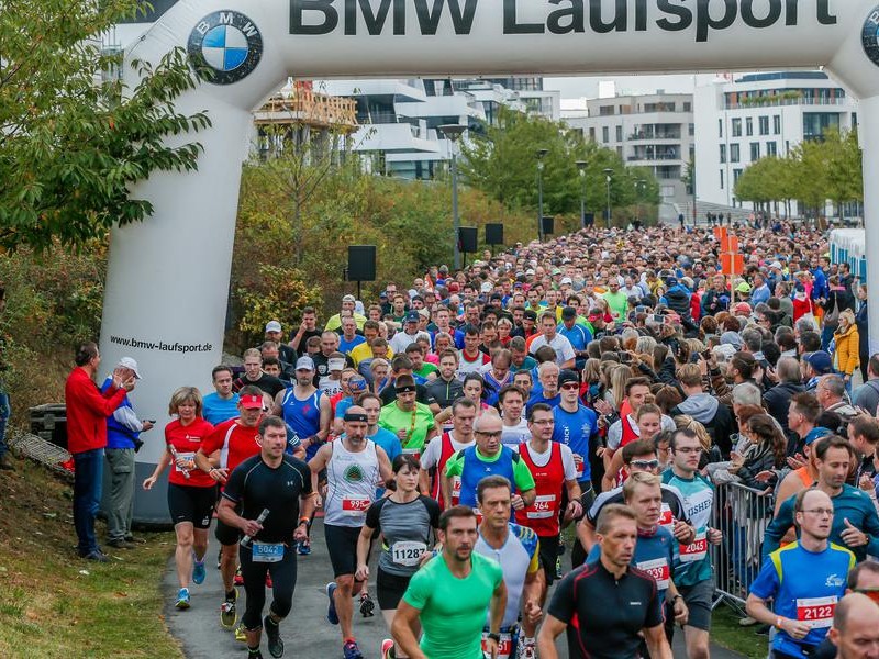 Am 3. Oktober liefen wieder tausende alte und junge Läufer um den Phoenix-See.