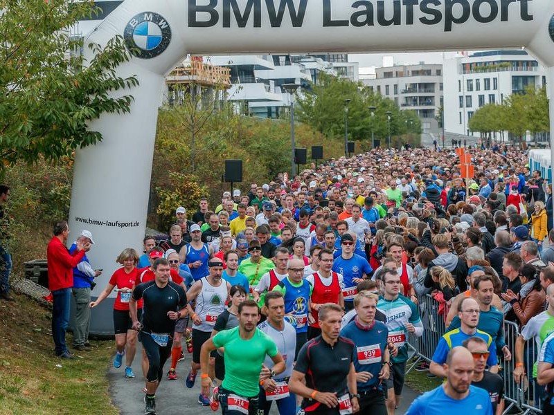 Am 3. Oktober liefen wieder tausende alte und junge Läufer um den Phoenix-See.