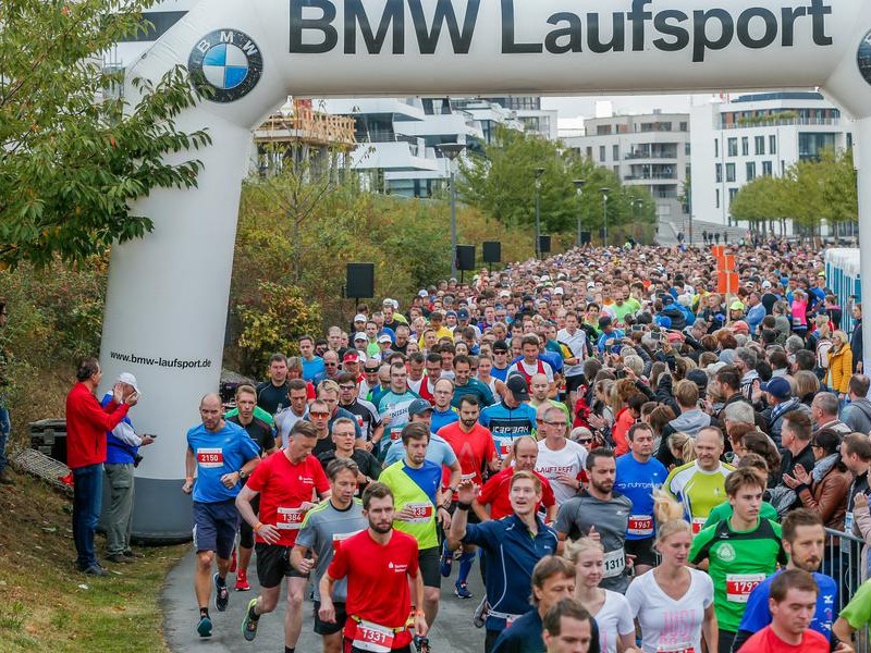 Am 3. Oktober liefen wieder tausende alte und junge Läufer um den Phoenix-See.