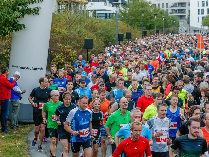 Am 3. Oktober liefen wieder tausende alte und junge Läufer um den Phoenix-See.