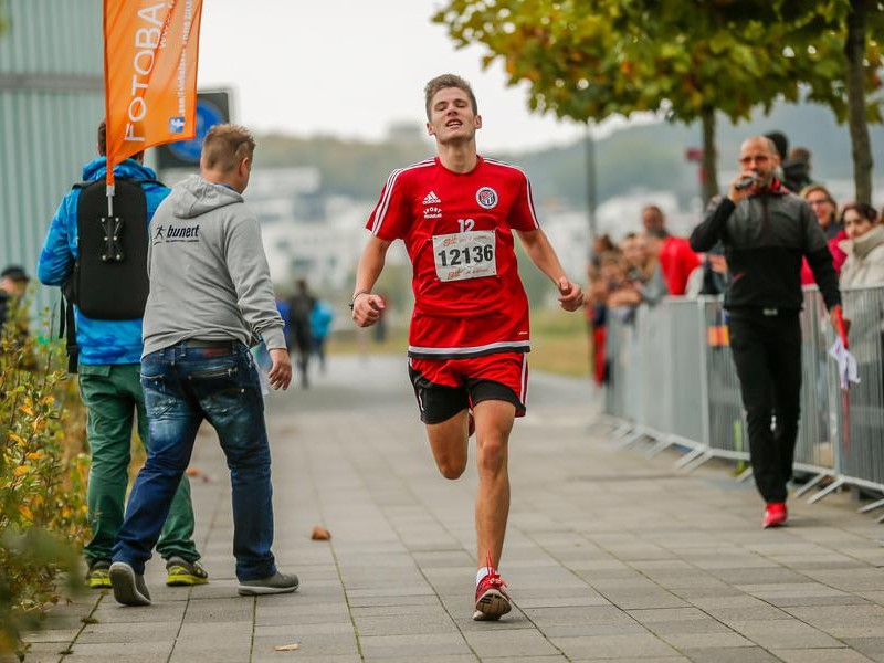 03.10.2016 Dortmund Hoerde - Halbmarathon rund um den Phoenixsee - AOK Lauftag am See - Start 9:40 Uhr Copy Stephan SchÃ¼tze