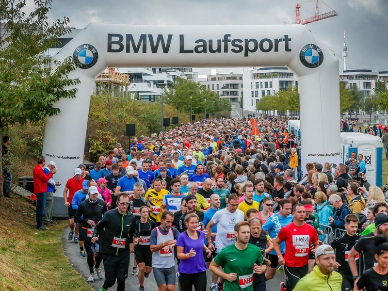 Am 3. Oktober liefen wieder tausende alte und junge Läufer um den Phoenix-See.