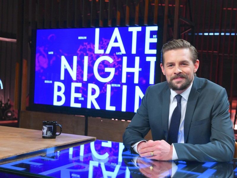 Ab 12. März kommentiert und diskutiert Klaas auf ProSieben in seinem neuen „Late Night Berlin“-Studio Themen aus Politik, Musik, Sport, Popkultur und Gesellschaft.